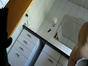 Mom caught fully nude in bath room by bad